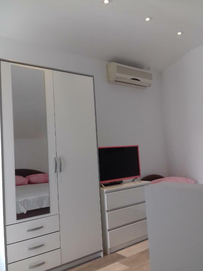 Apartman Nena Apartment Slatine Exterior photo