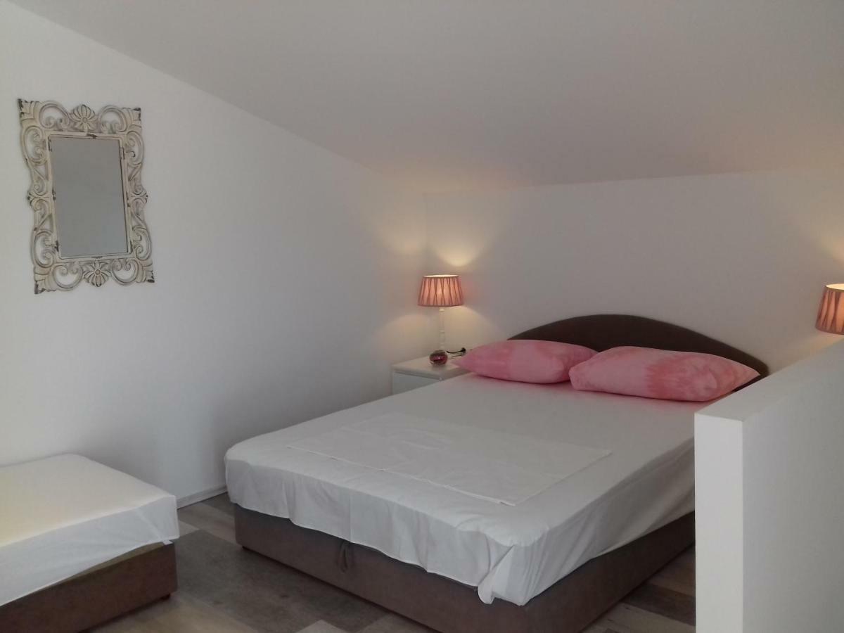 Apartman Nena Apartment Slatine Exterior photo